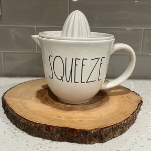 Rae Dunn ceramic “SQUEEZE” Juicer
